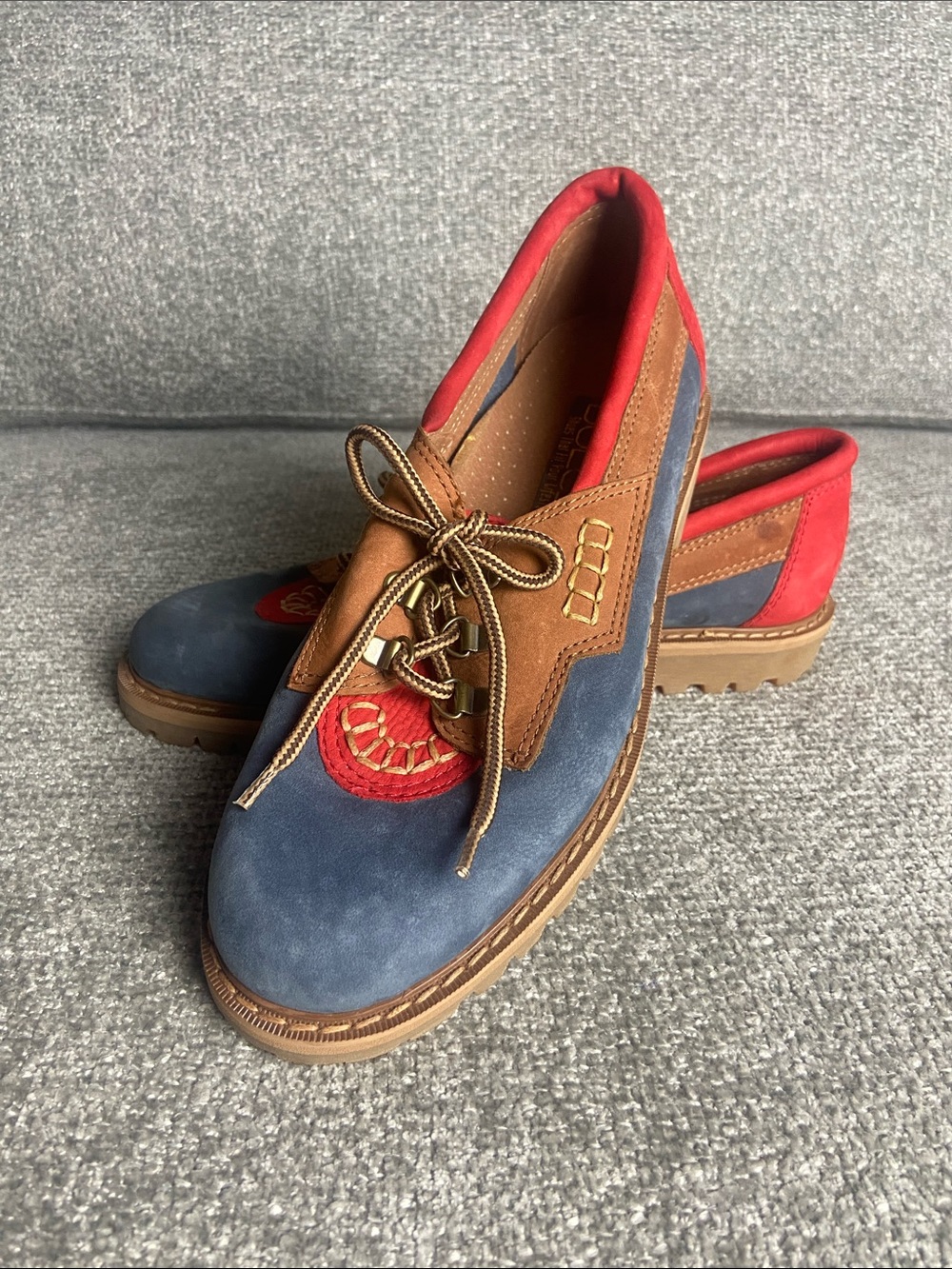 Dolcis Women’s Lace-Up Flats in Blue, Red & Brown boat shoes size 9